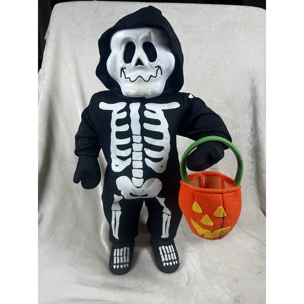 VTG Fun World Greet & Treat Friends Skeleton 24"Posable Halloween Greeter w/Box